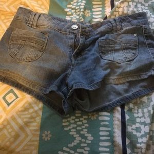 Light short denim shorts